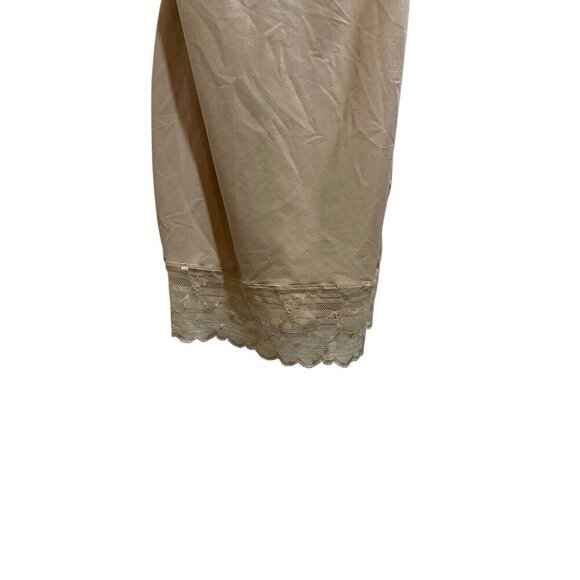 Red Hot Spanx Women's Large Lace Cropped Full Slip Soft Nude NWT - Picture 3 of 7